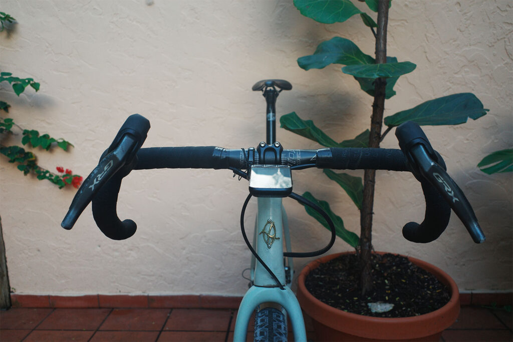 Front shot of Easton carbon fiber handlebars