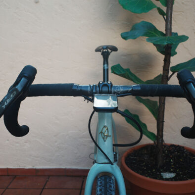 Front shot of Easton carbon fiber handlebars